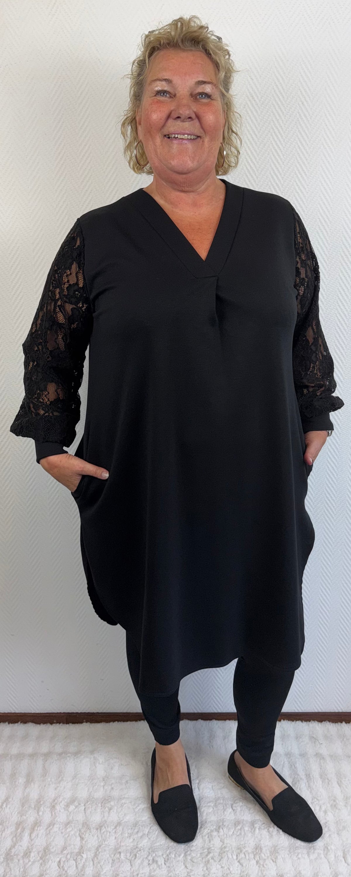 Lang tuniek/jurkje met kanten mouwen en GRATIS legging 48/50/52