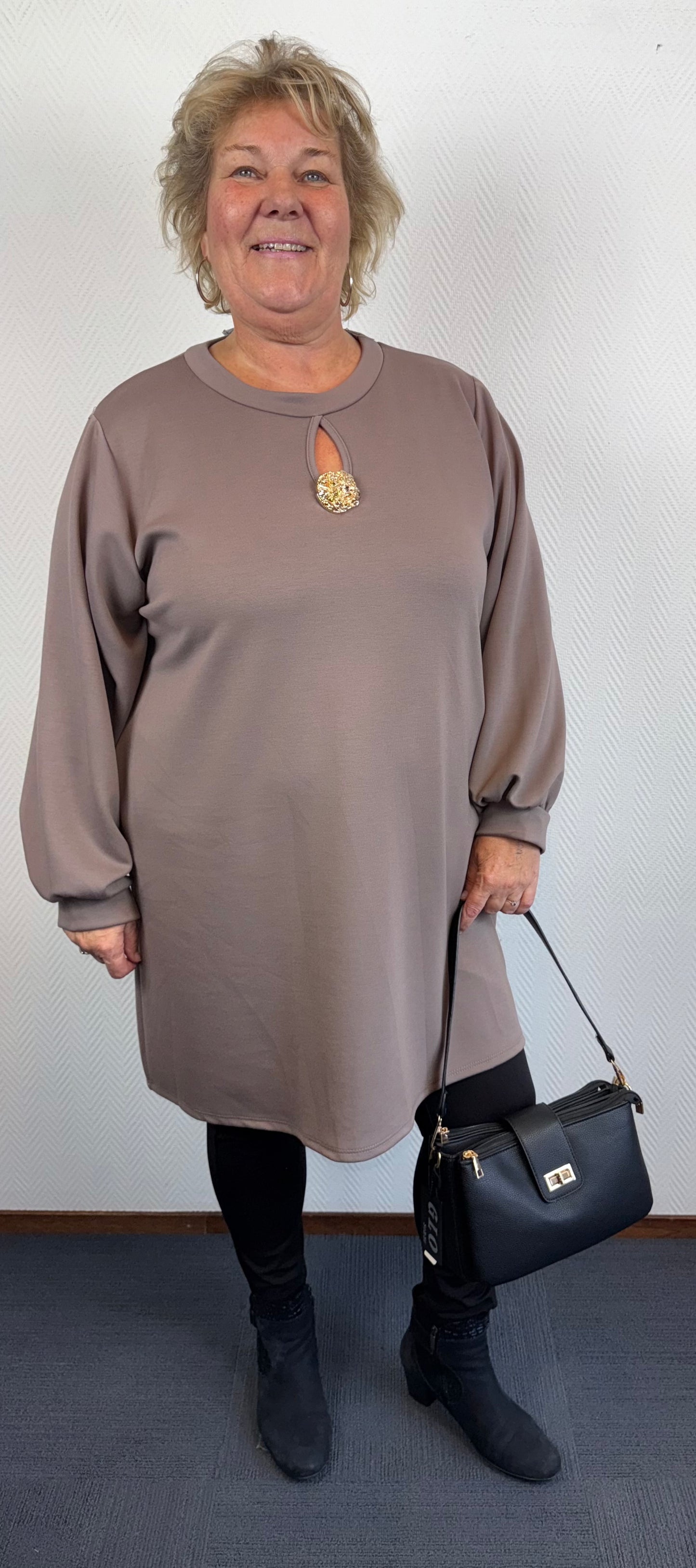 Sweat Dress met broche 48/50/52