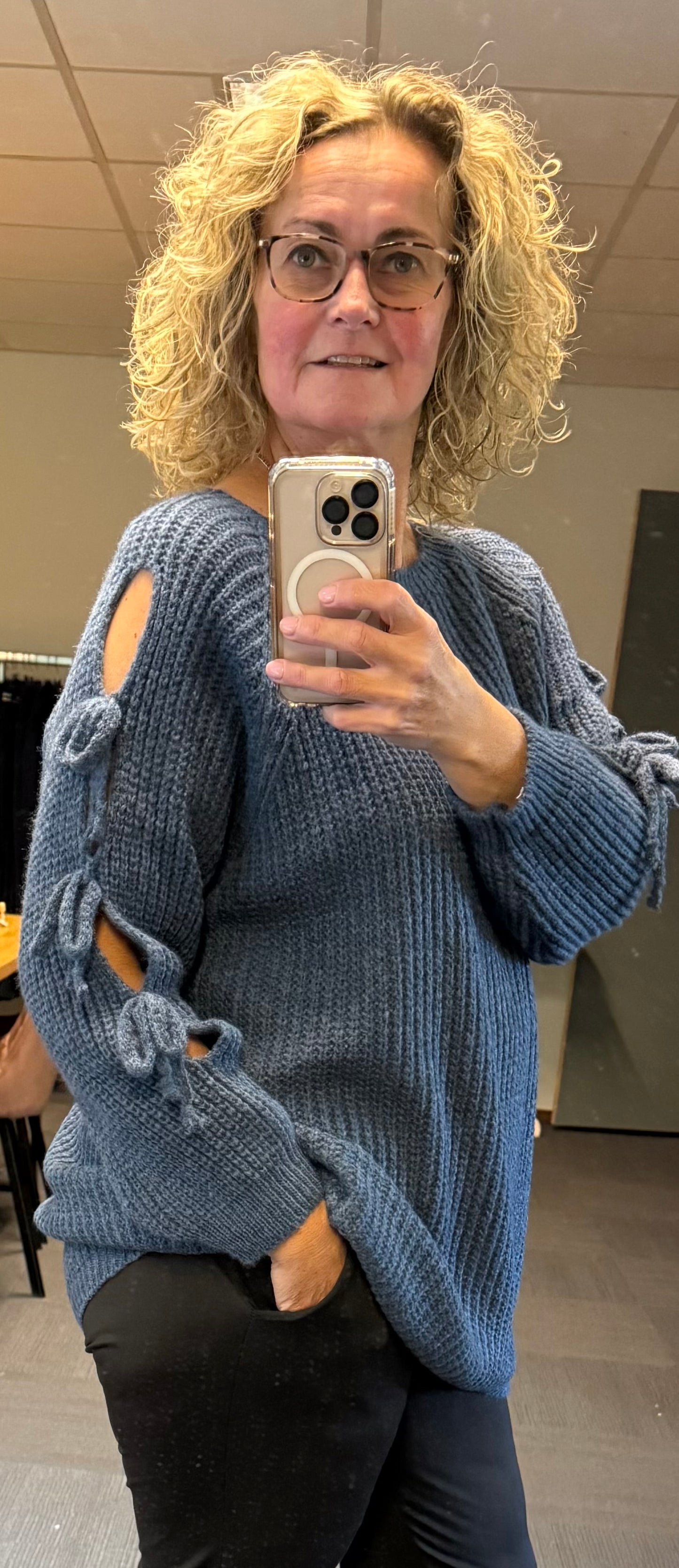 Gebreide trui met strikjes 44/46/48/50