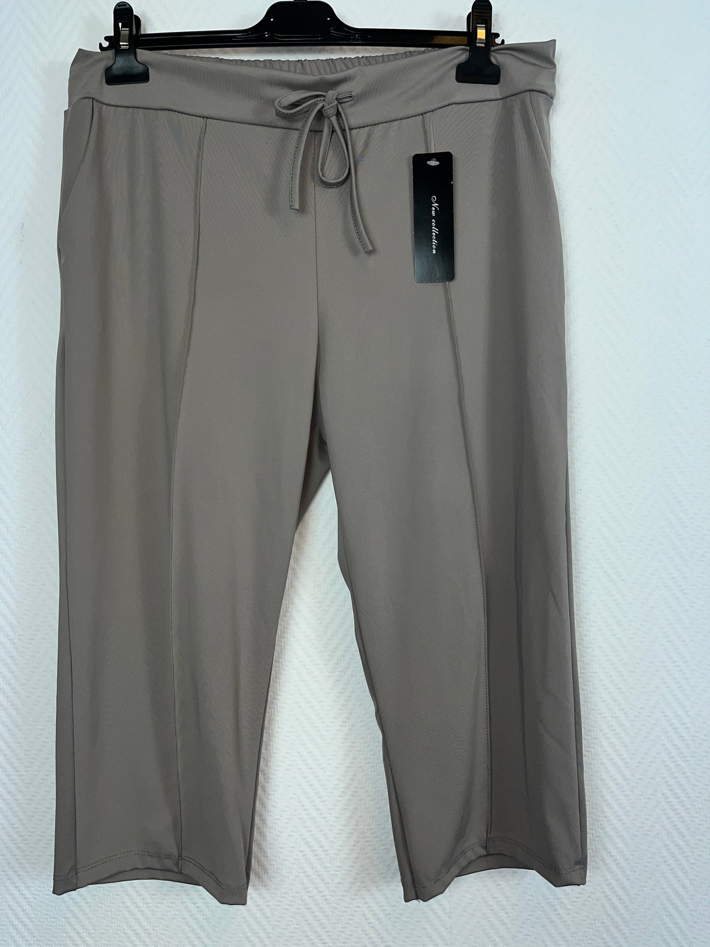 Capri model broek in travelstof 46/48/50/52/54