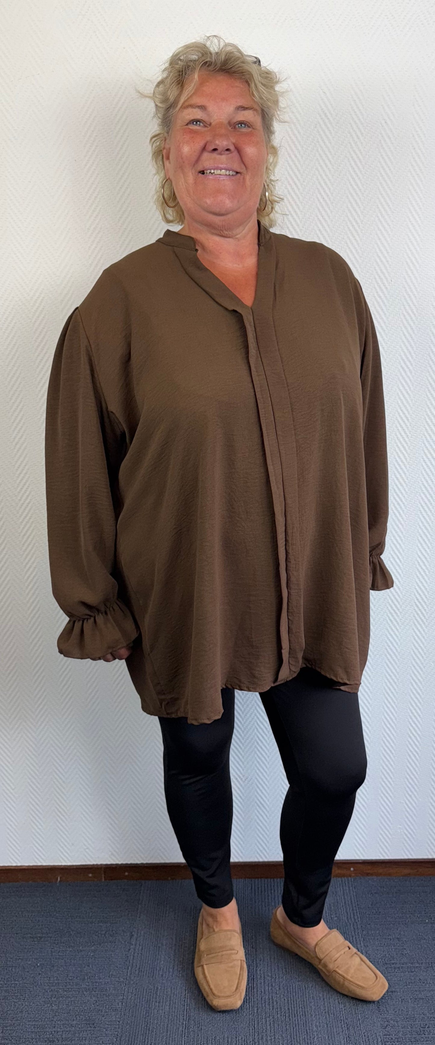 Shirt met roezelmouwtje Demi 50/52/54