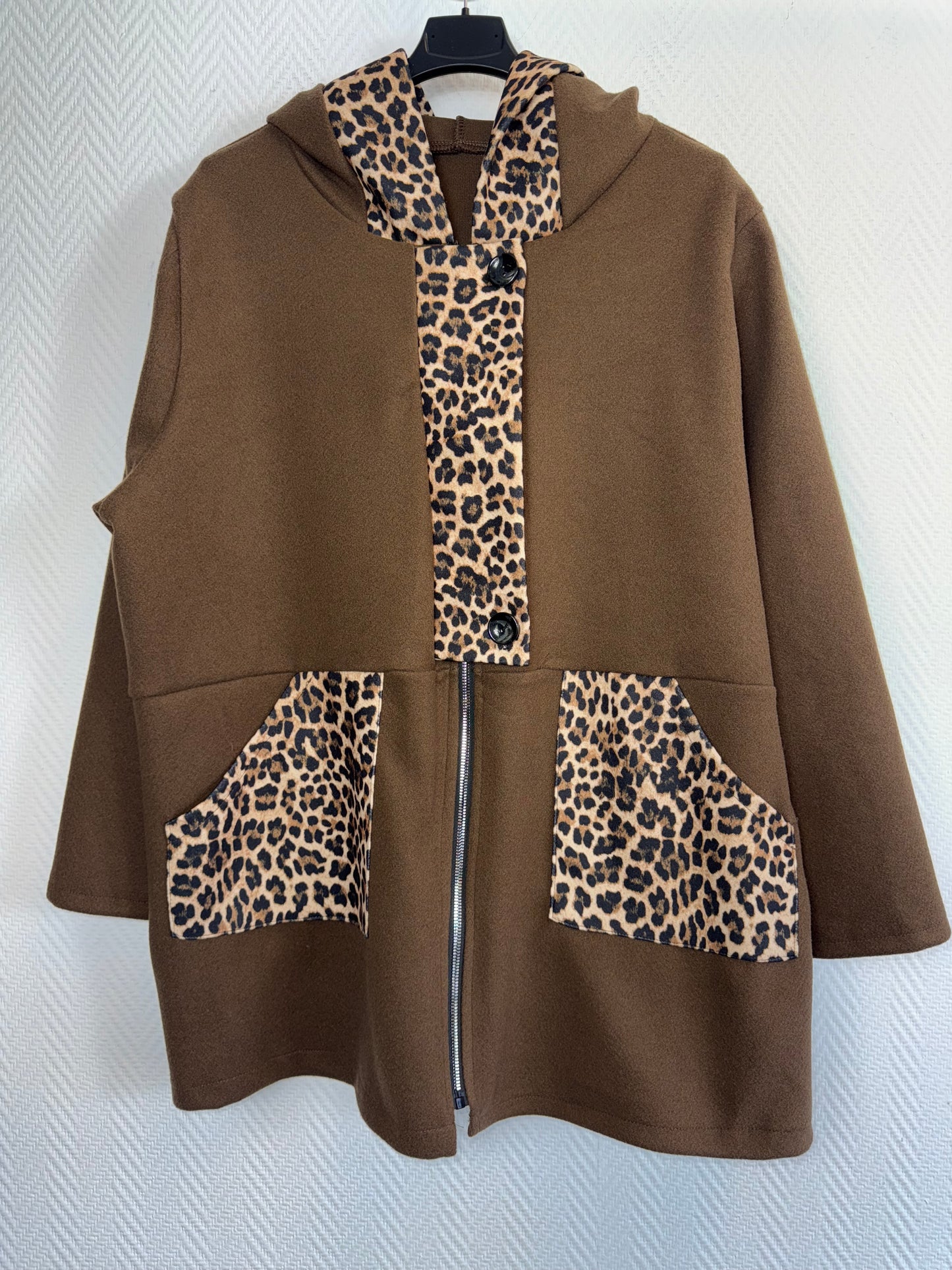 Jas met luipaard accenten 46/48/50