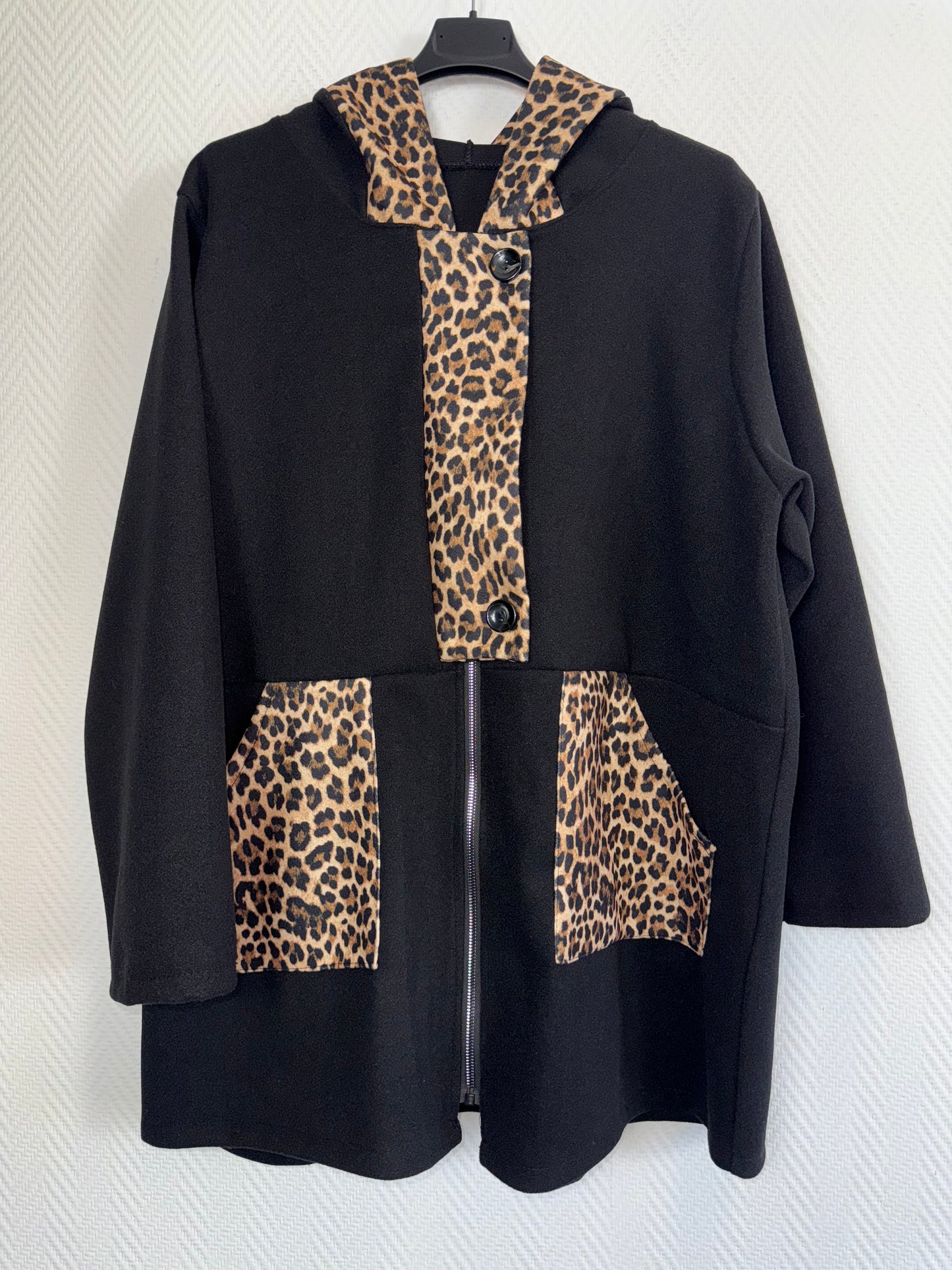 Jas met luipaard accenten 46/48/50