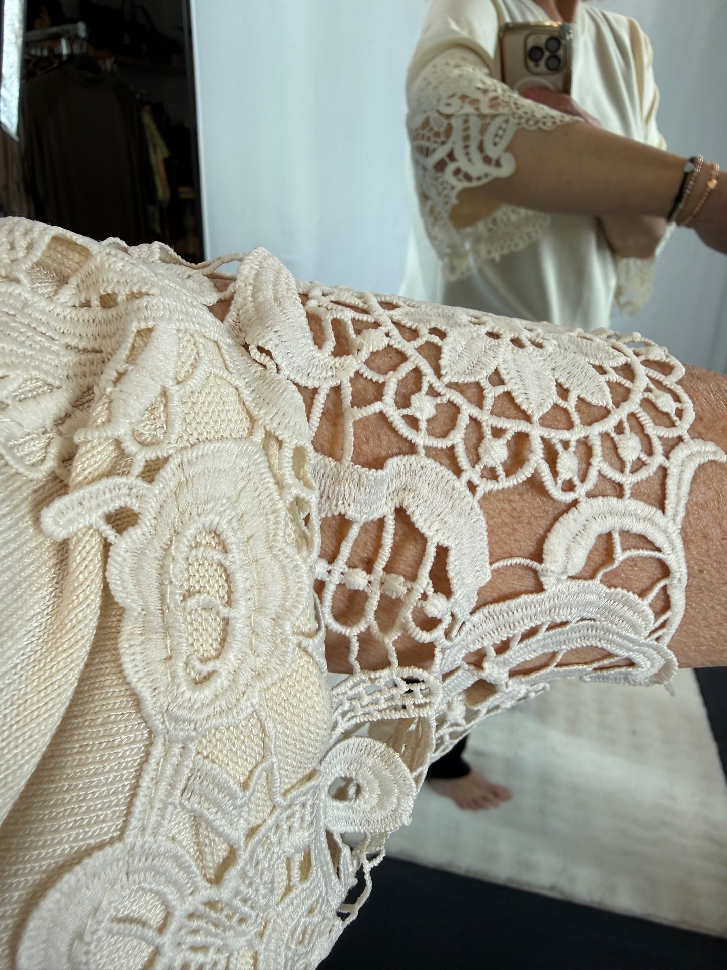 Fijn gebreid luxe dun truitje met kanten mouwen 40/42/44