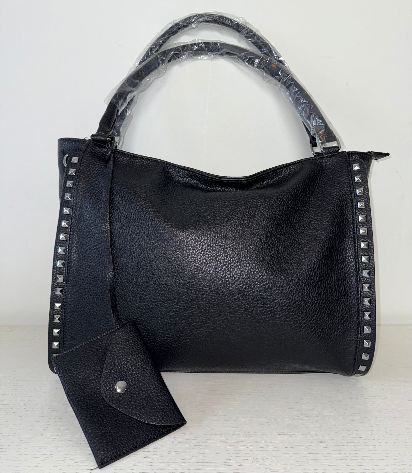 Grote zwarte tas met zilveren studs