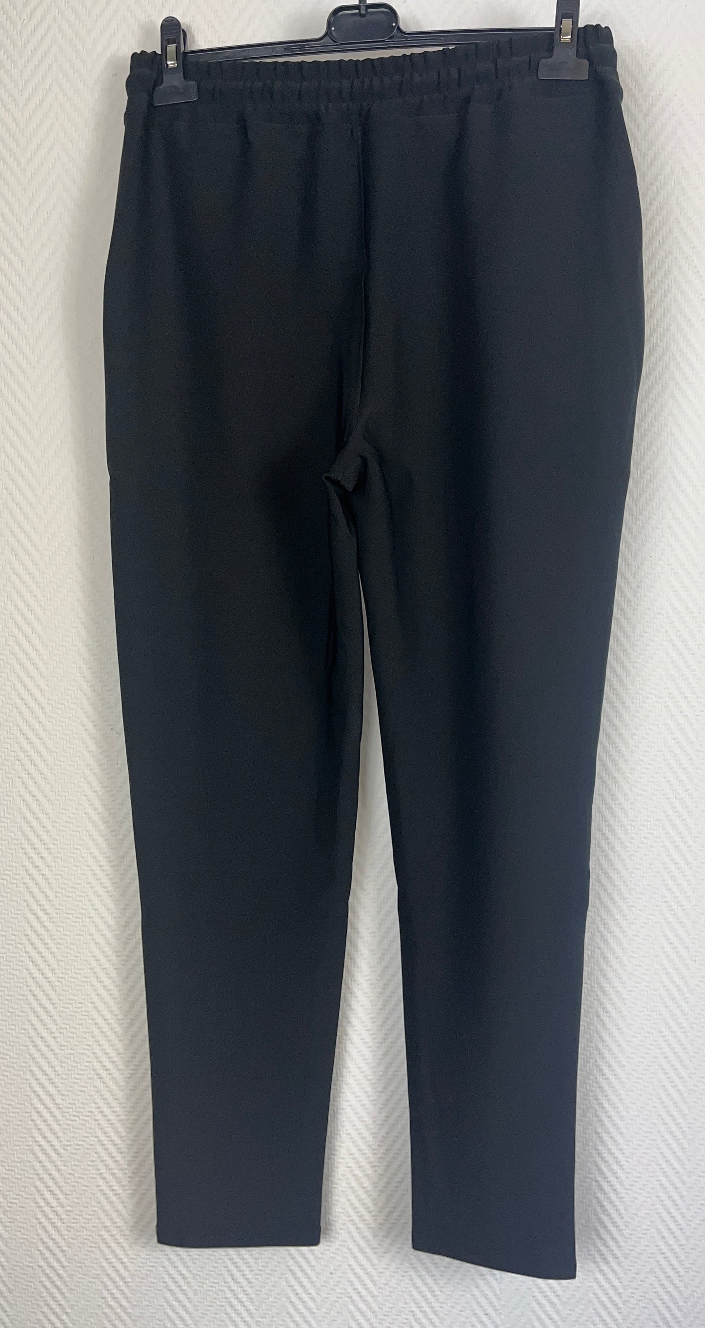 Comfy broek zwart 44/46-46/48-48/50-50/52