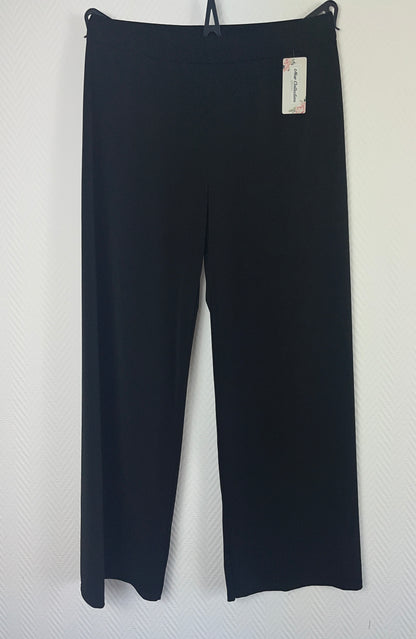 Basis travel broek met recht/wijde pijpen 44/46/48/50/52/54