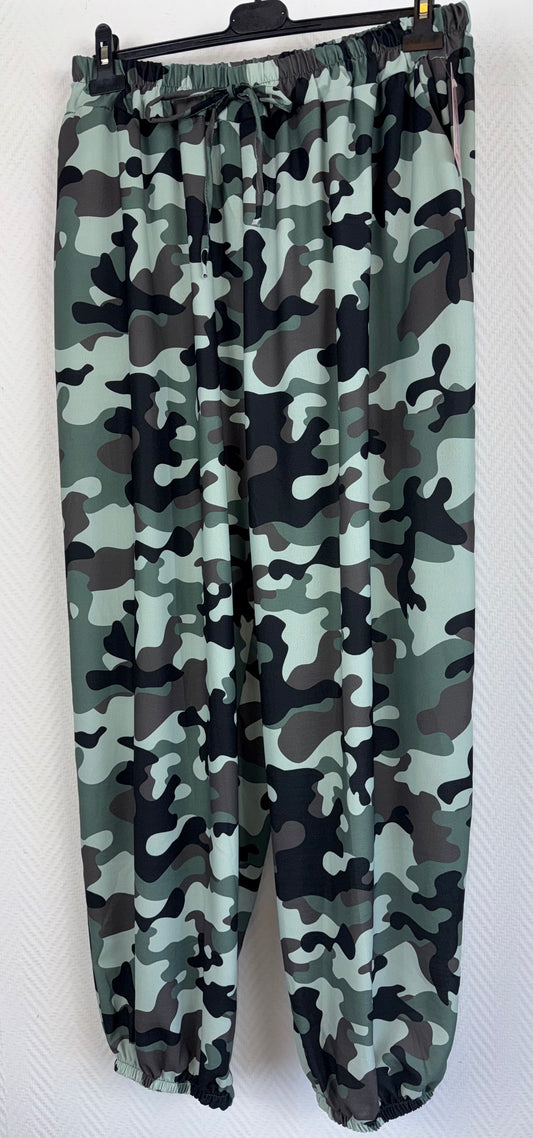 Pofbroek Camouflage 46/48/50/52