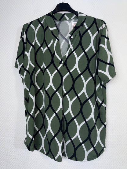 Travelshirt legergroen met GRATIS plissébroek maat 44/46/48/50