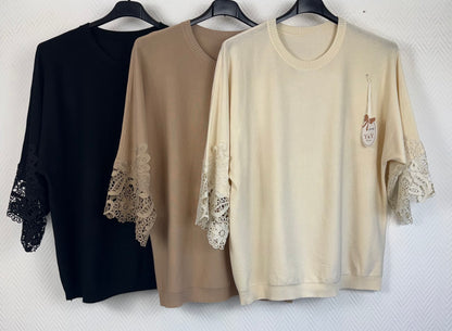 Fijn gebreid luxe dun truitje met kanten mouwen 40/42/44