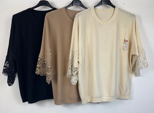 Fijn gebreid luxe dun truitje met kanten mouwen 40/42/44