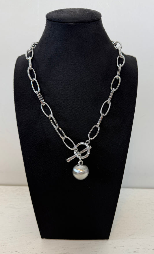 Zilverkleurige ketting bol
