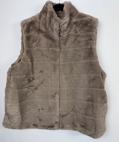 Bodywarmer van nep bont 48/50/52/54