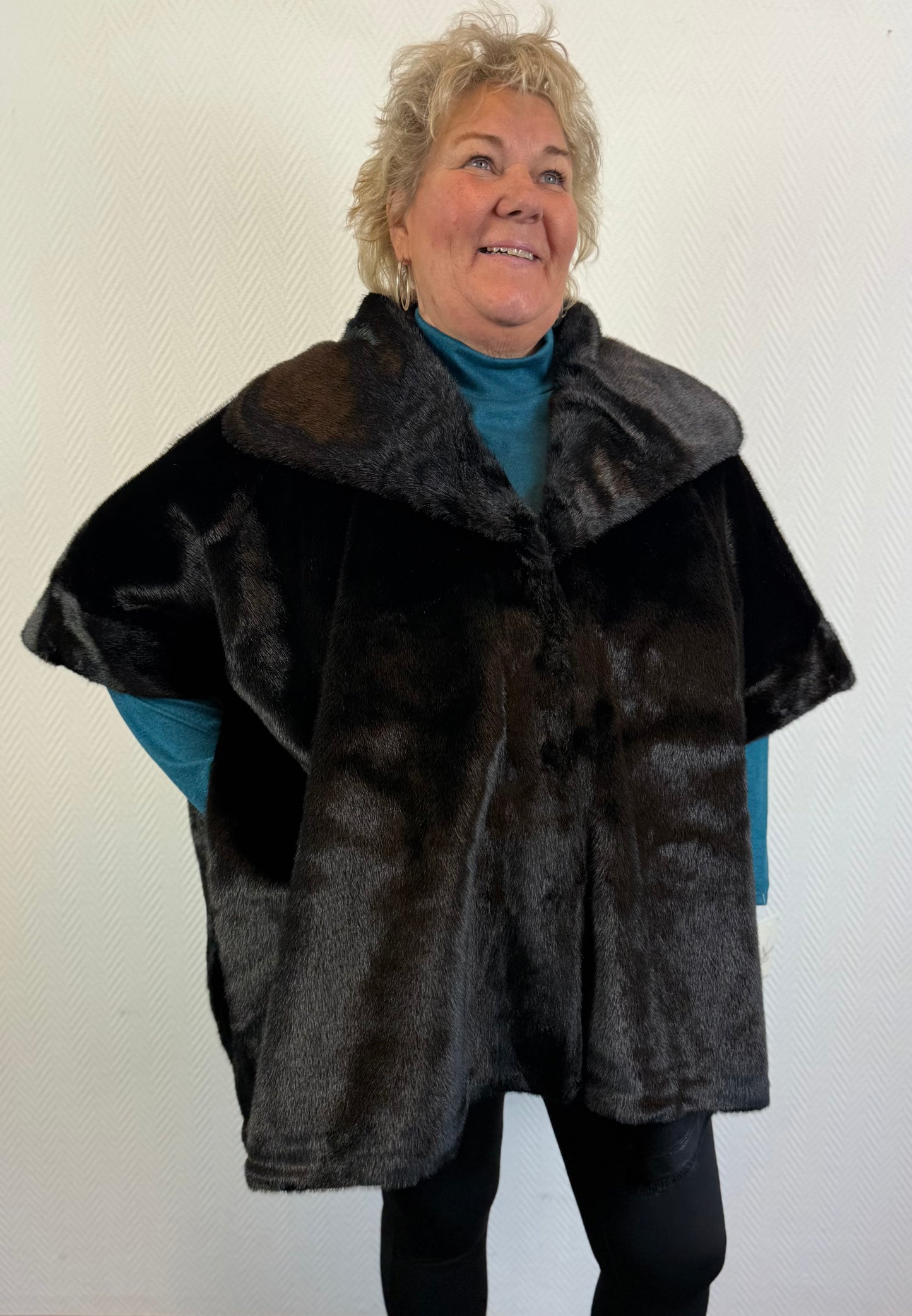 Luxe nep bont poncho 48/50/52/54/56/58