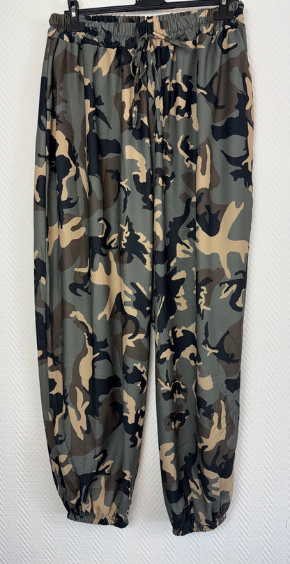 Pofbroek Camouflage 46/48/50/52
