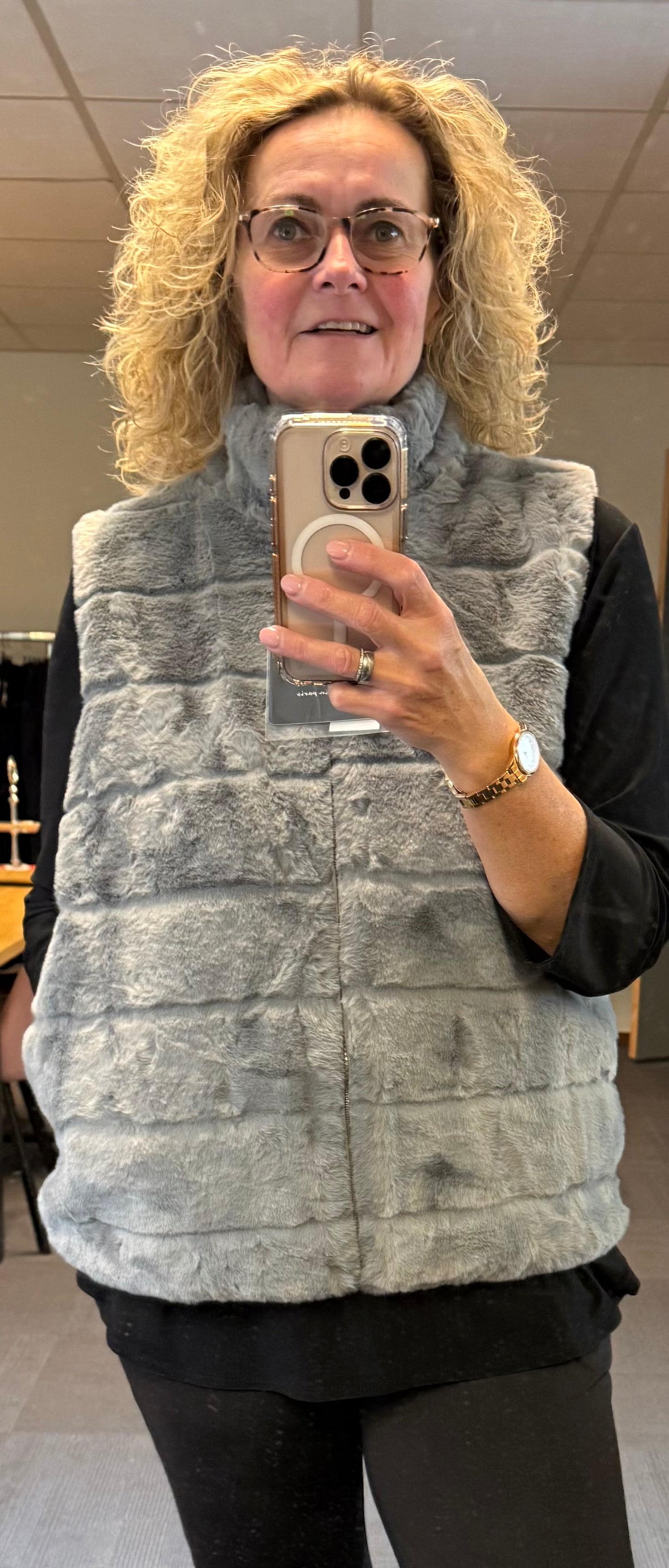 Bodywarmer van nep bont 42/44/46