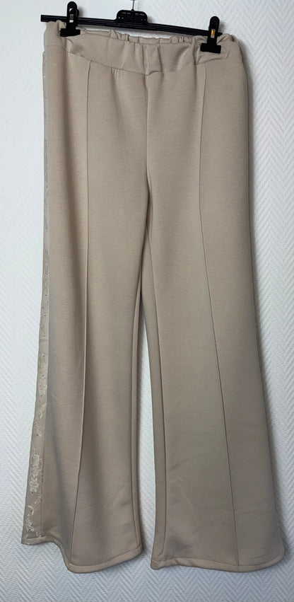 2 delig comfy pak met kant en strass steentjes 50/52