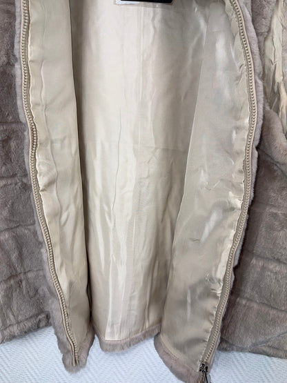 Bodywarmer van nep bont 48/50/52/54