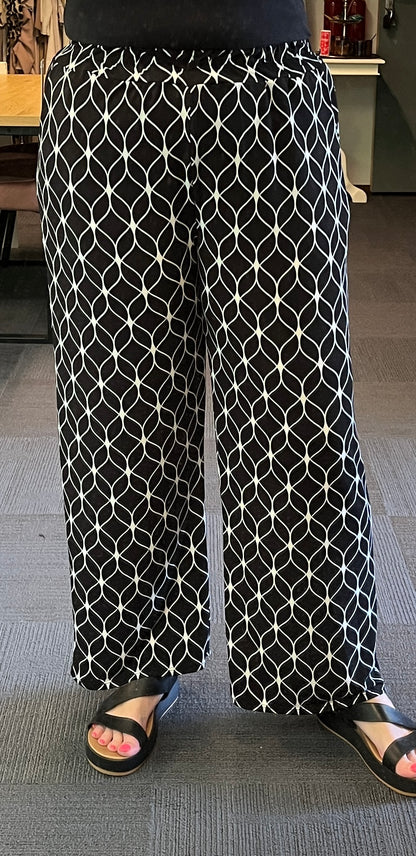Travel broek zwart/wit 44/46/48/50/52/54