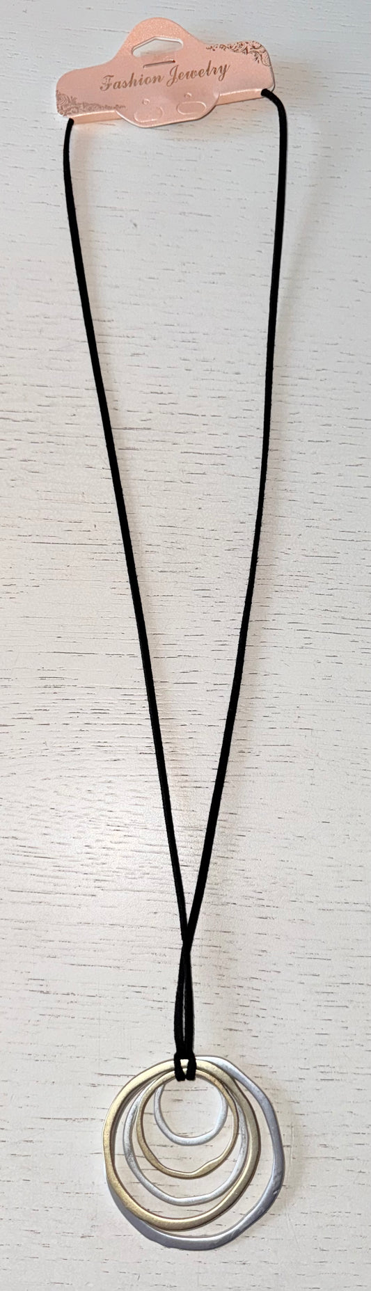 Lange ketting met ringen in goud/zilver