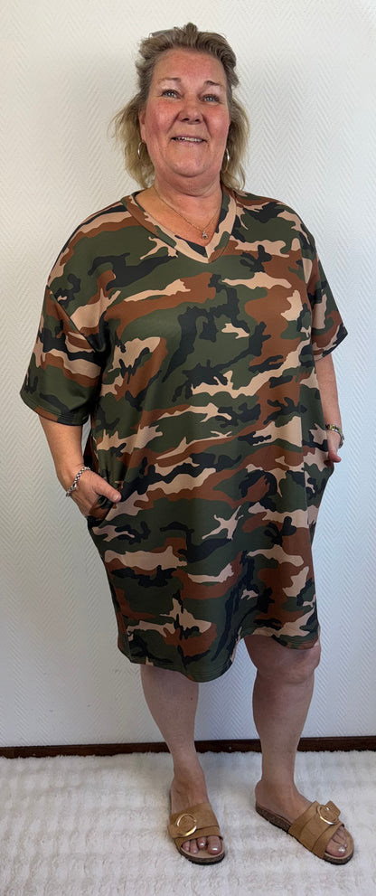 Camouflage jurkje 50/52/54