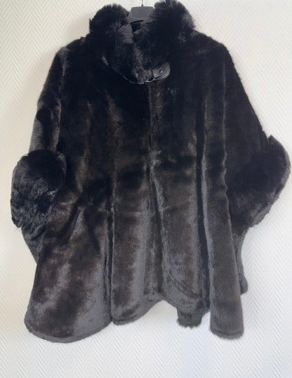 Luxe bont poncho’s 46/48/50/52/54
