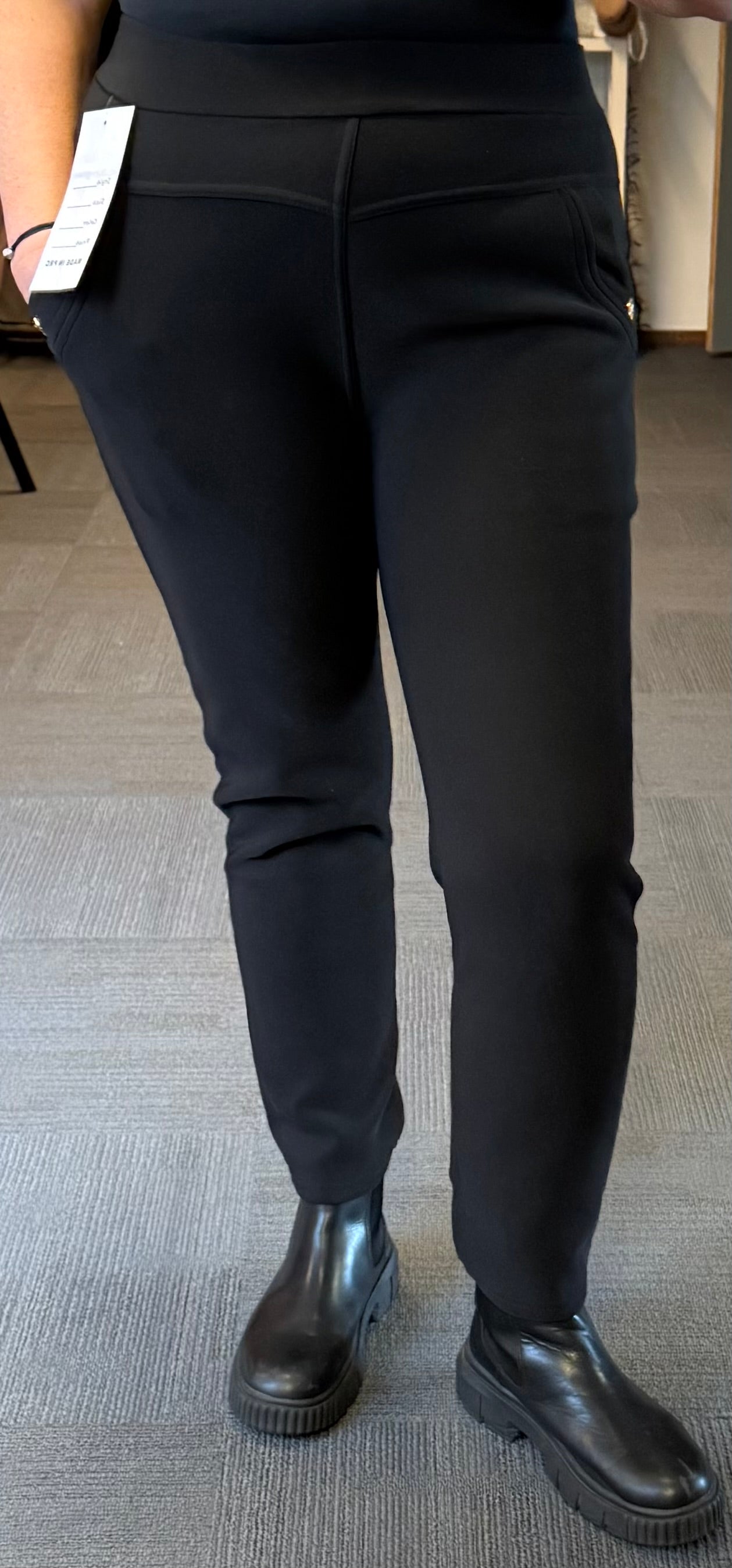 Gevoerde zwarte comfy broek 44-46-48