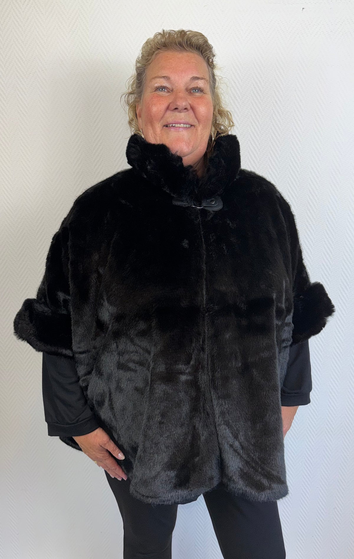 Luxe bont poncho’s 46/48/50/52/54