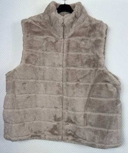 Bodywarmer van nep bont 48/50/52/54