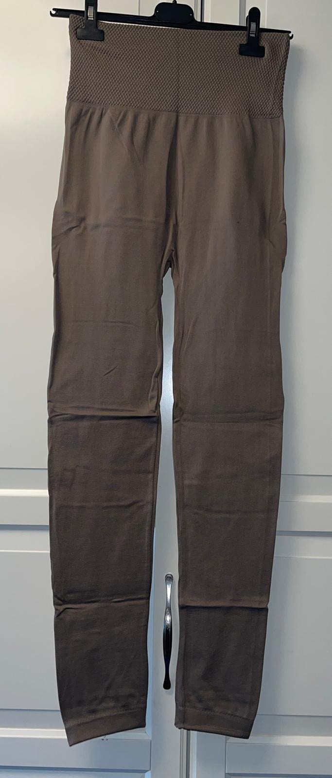 Licht gevoerde legging 42/44/46/48/50/52