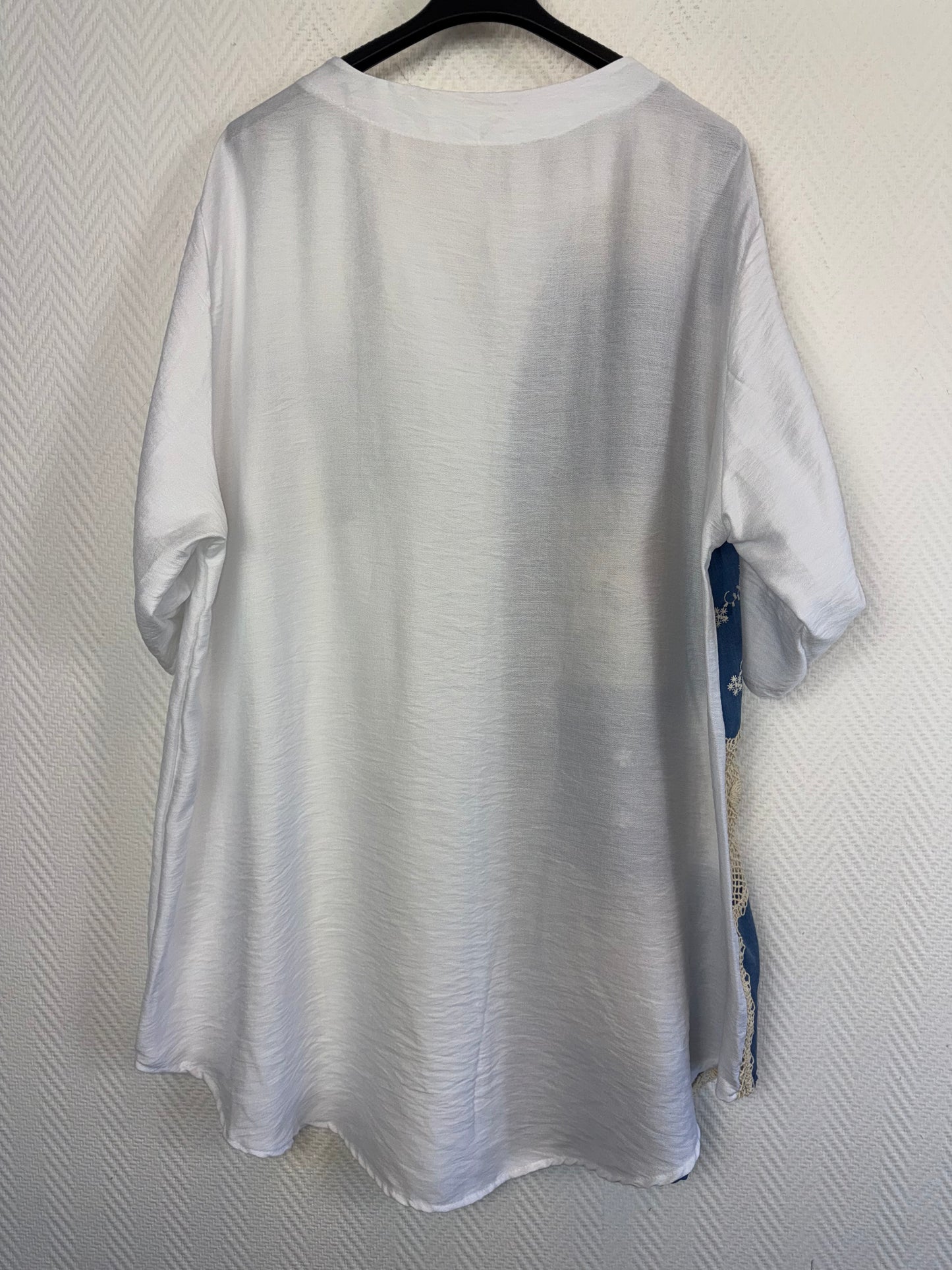 Tuniek met spijkerstof en gehaakte stukken 48/50/52/54