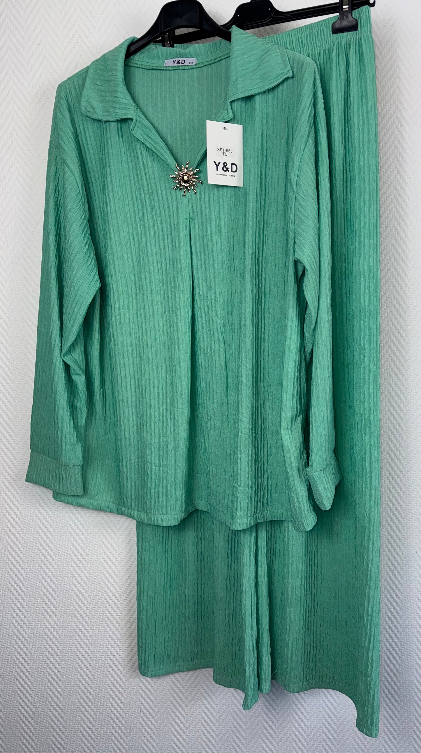 Plissé pak met broche maat 40/42/44/46/48