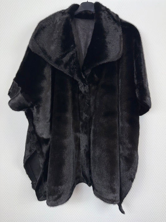 Luxe nep bont poncho 48/50/52/54/56/58