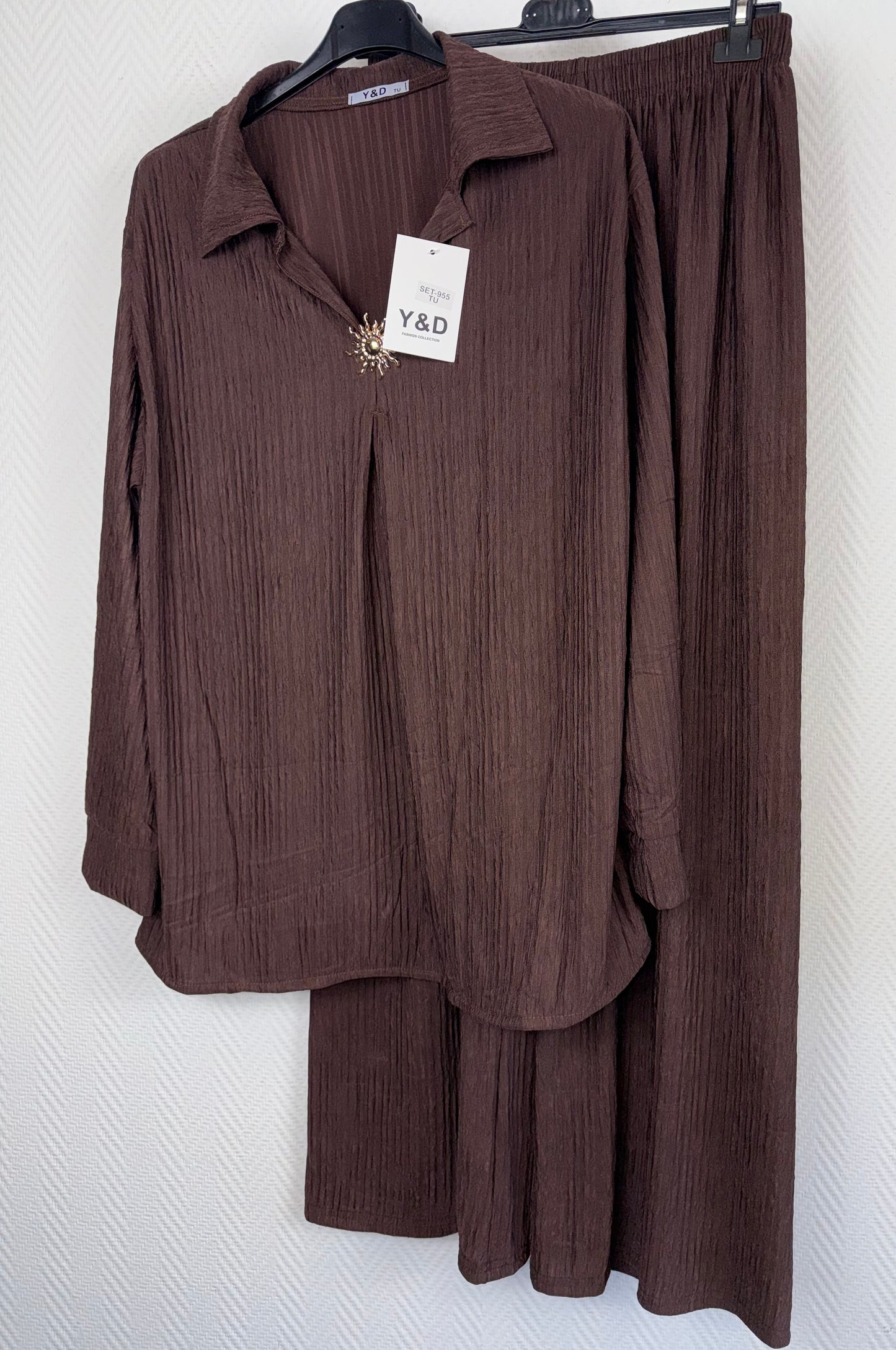 Plissé pak met broche maat 40/42/44/46/48