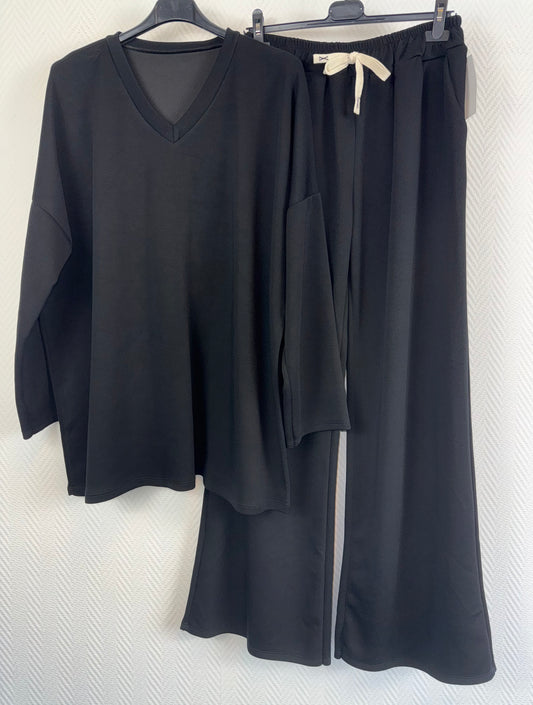 Comfy pak met V hals zwart 46/48/50