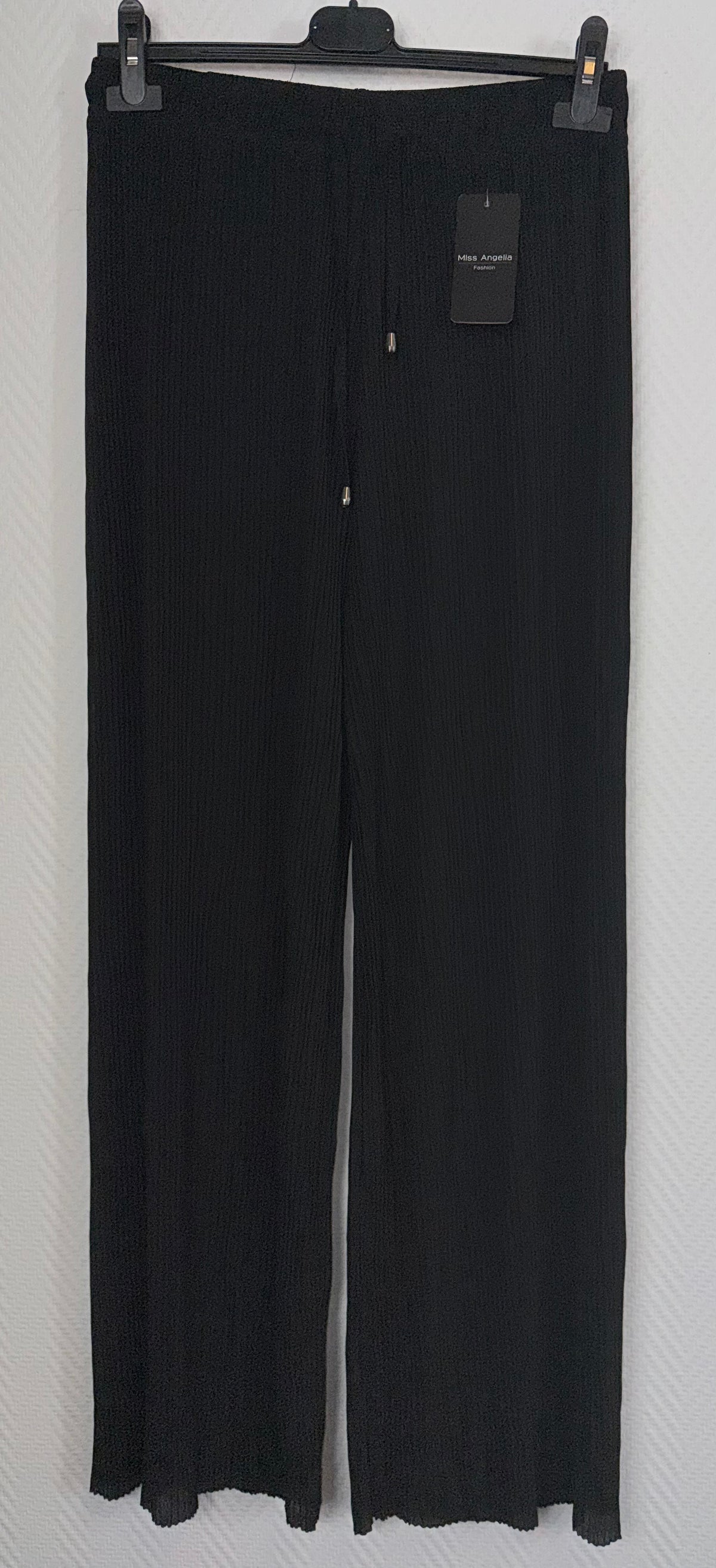 Travelshirt zwart met GRATIS plissébroek maat 44/46/48/50