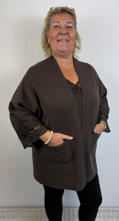 Luxe vest met kant 46/48/50/52
