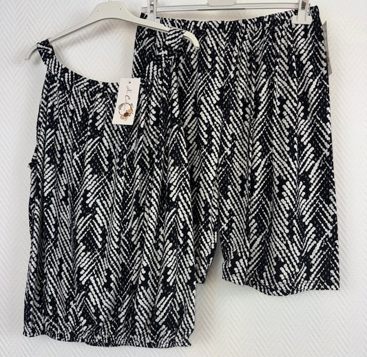 Korte travels setjes zwart/wit (2) 42/44/46/48