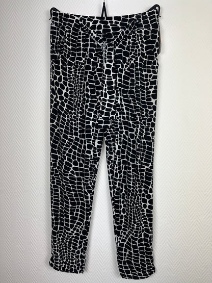 Travel broek print zwart/wit 44/46/48/50/52