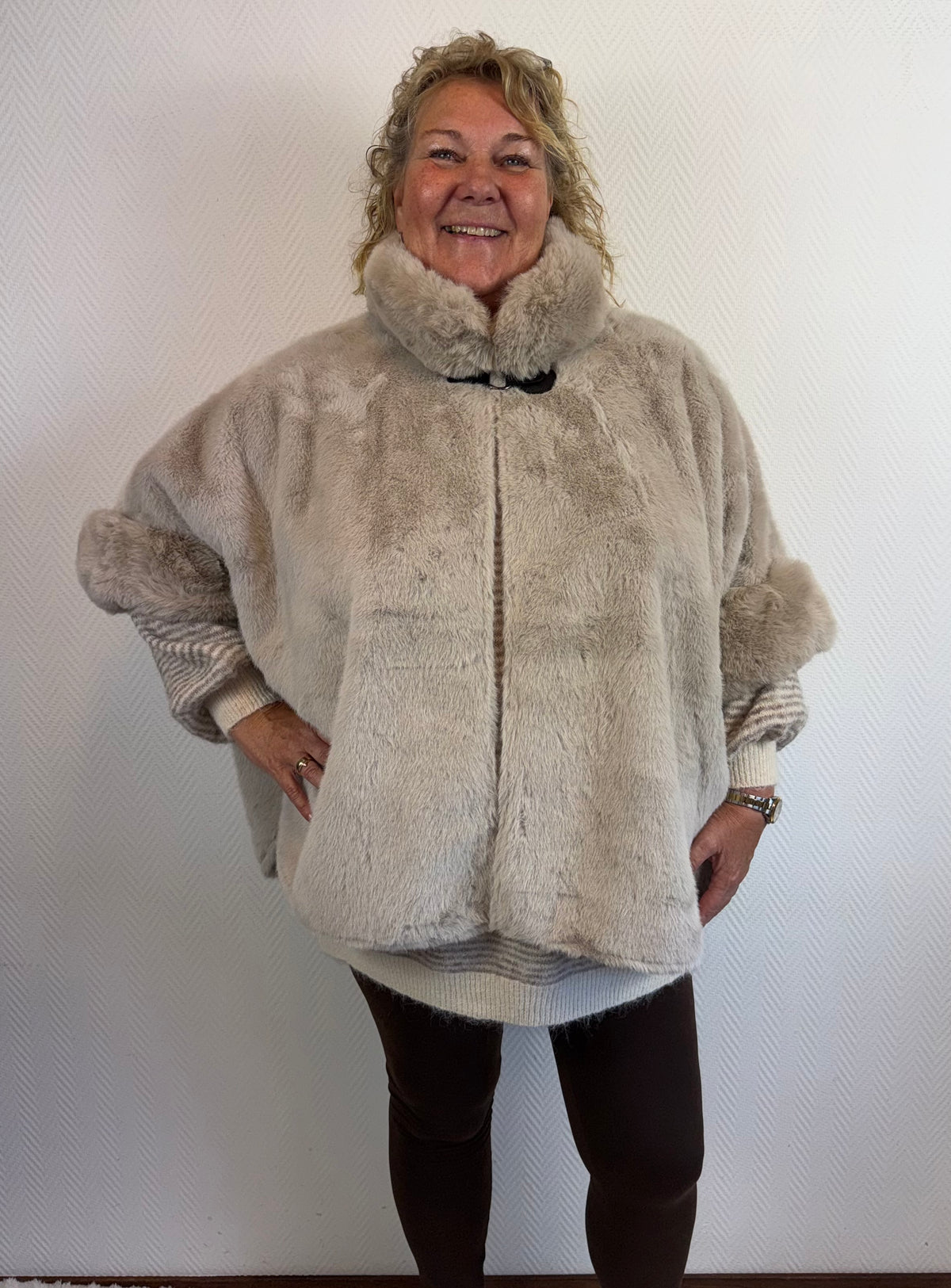 Luxe bont poncho’s 46/48/50/52/54