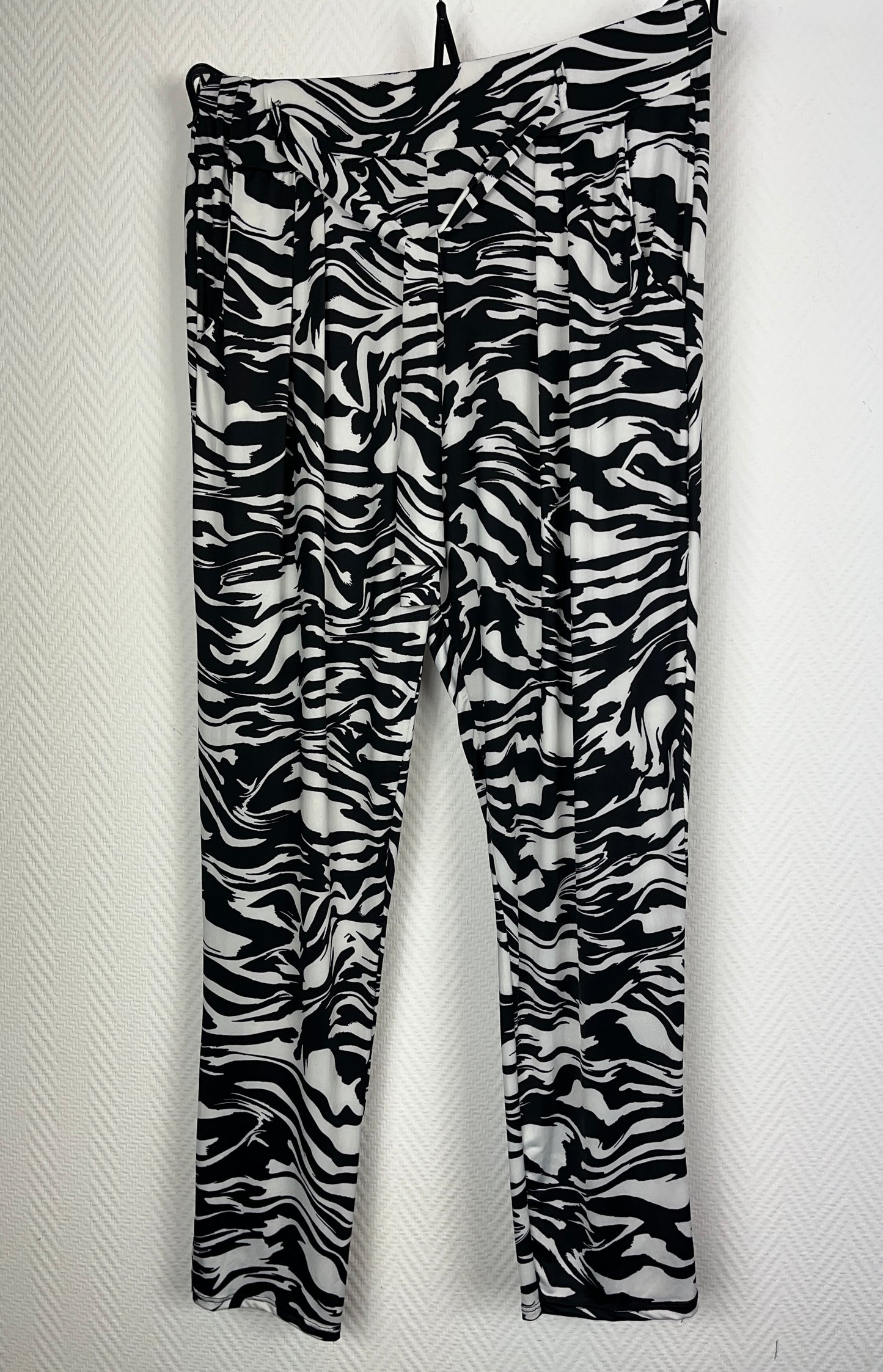 Travel broek print zwart/wit 44/46/48/50/52