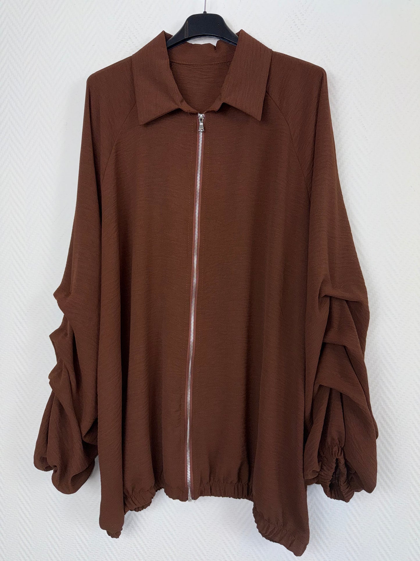 Bomber jasje met gesmokte mouwen 48/50/52