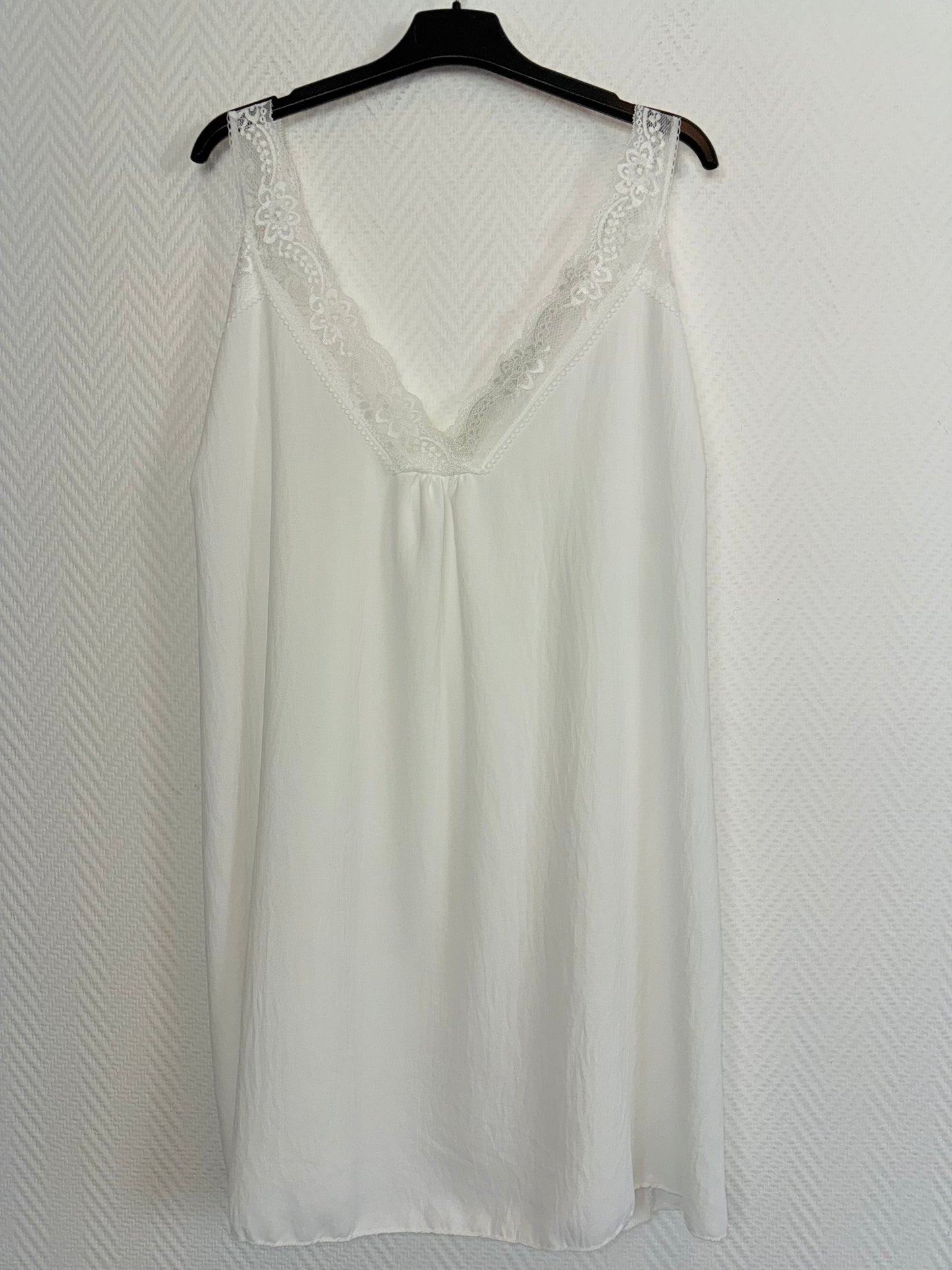 Hemdje met kant 50/52/54