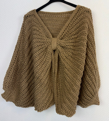 Grof gebreide korte poncho one size fits all!