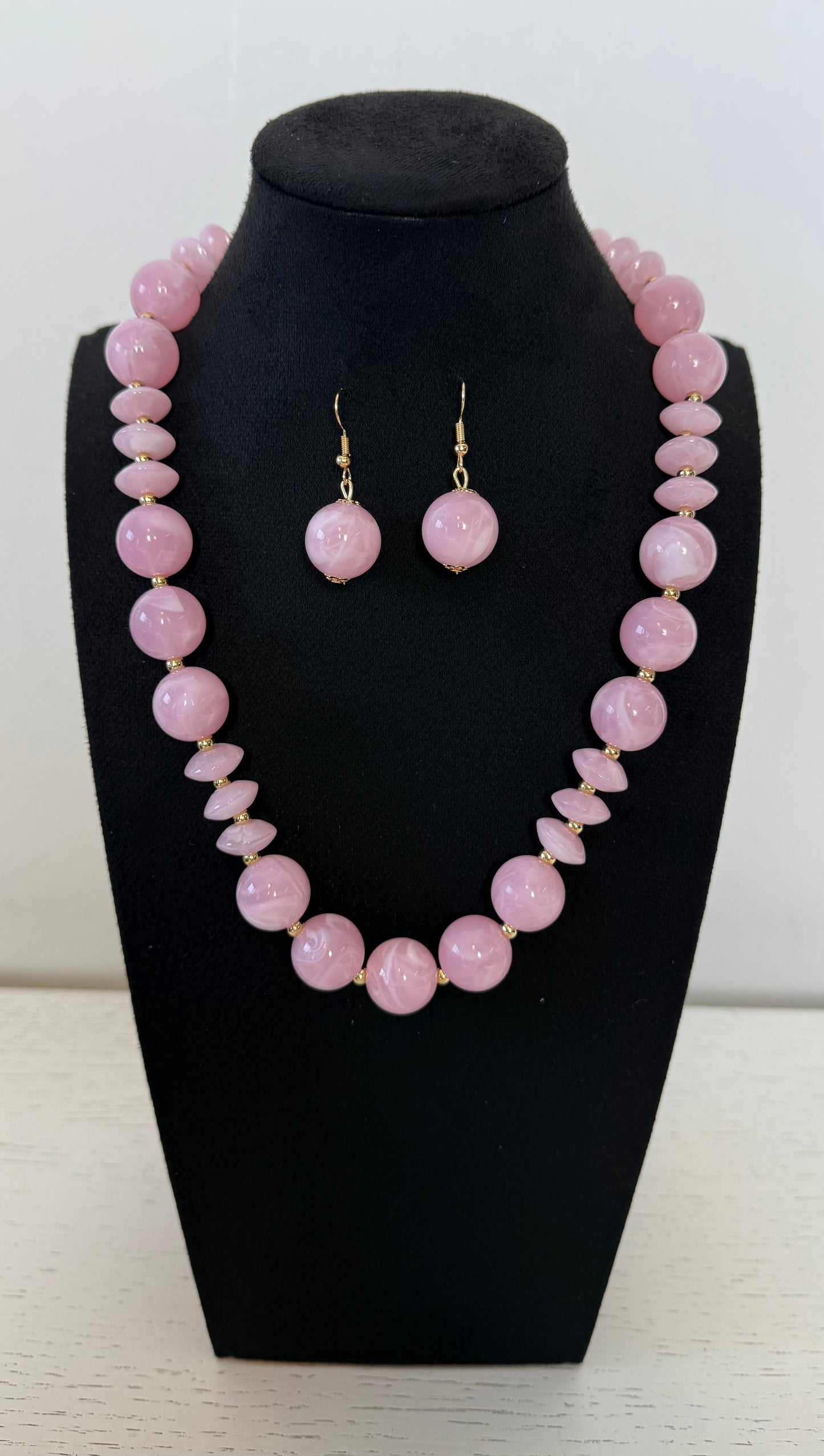 Ketting met oorbellen roze