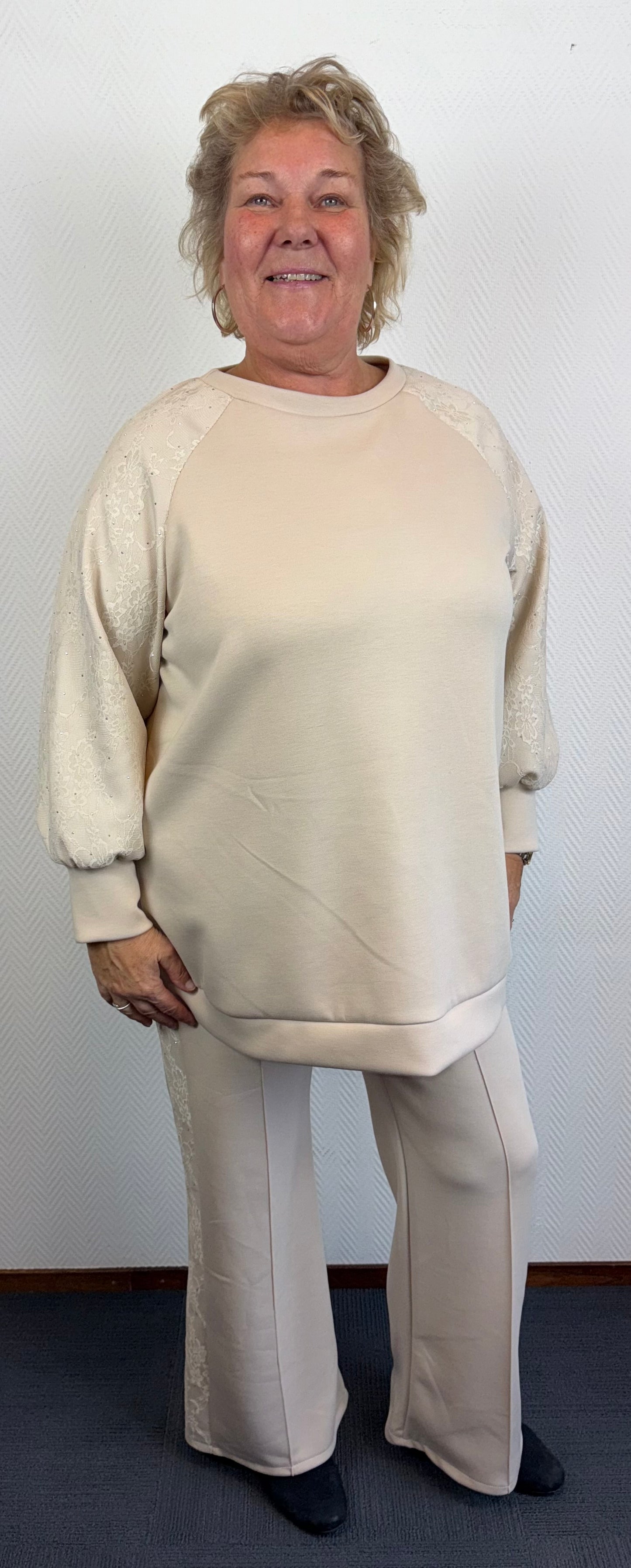 2 delig comfy pak met kant en strass steentjes 50/52