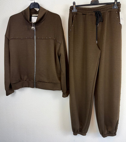 Trendy huispak met studs maat 42/44/46