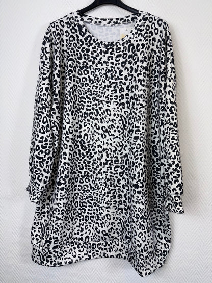 Luipaard sweatdress 48/50/52