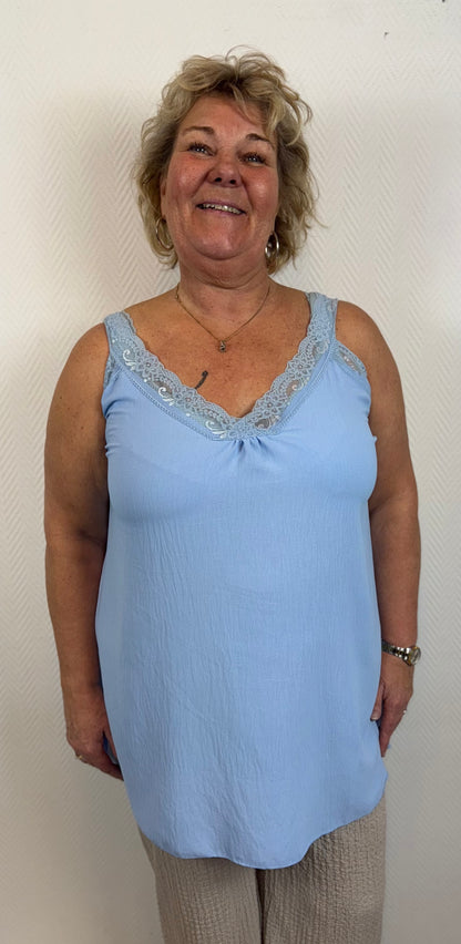 Hemdje met kant 50/52/54