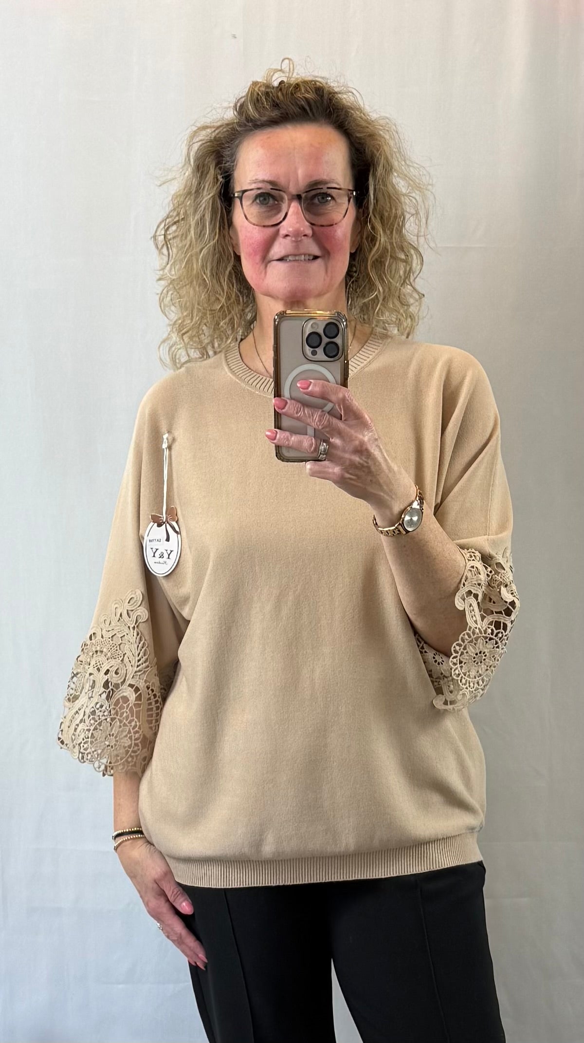 Fijn gebreid luxe dun truitje met kanten mouwen 40/42/44